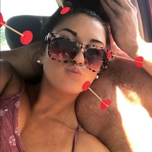 Meet your Posher, Angela